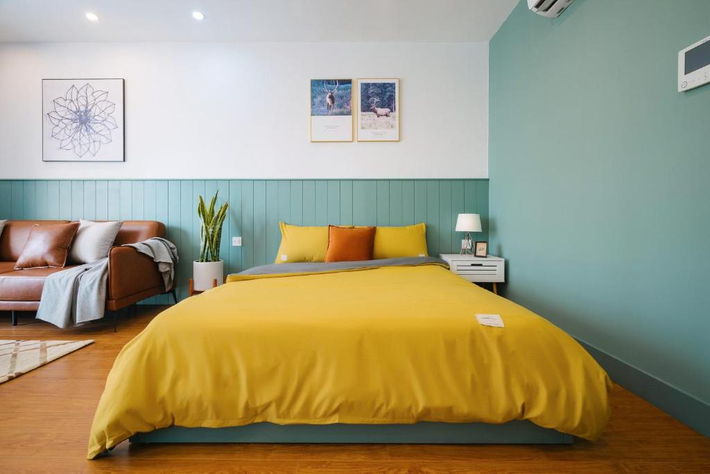 Meritel Hanoi Building with ROOFTOP Garden