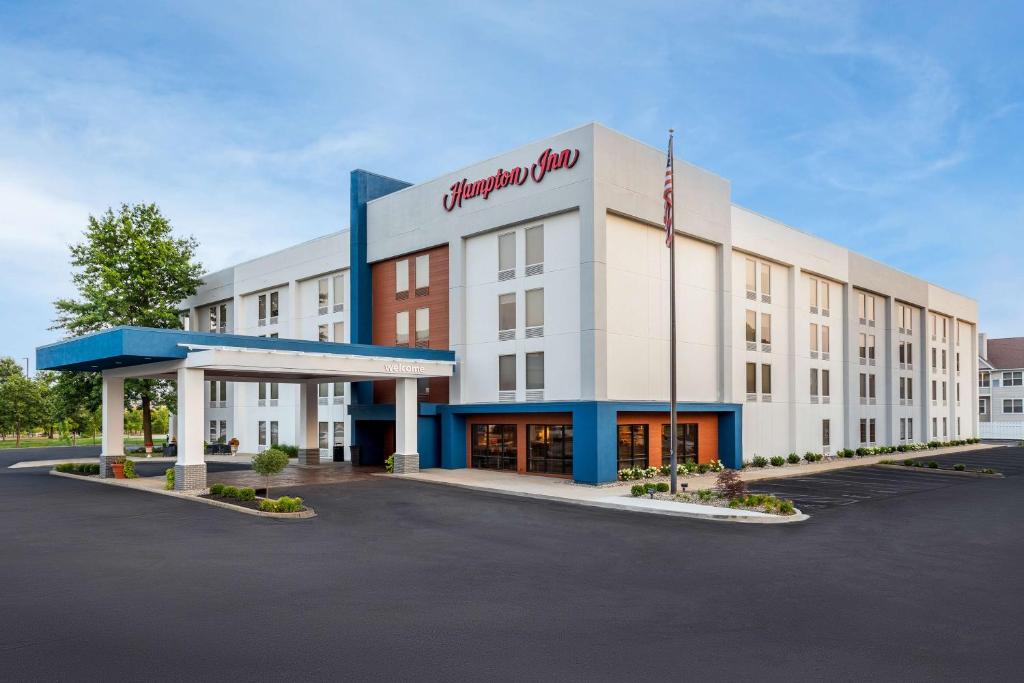 Hampton Inn Louisville-Airport image
