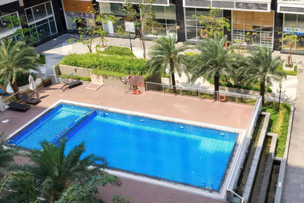 RAINBOW Sky Center TSN Airport