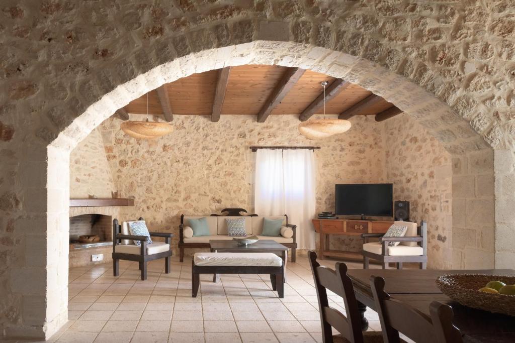 Nestor Villa, with Heated Pool & Absolute Privacy - Tap to explore photos