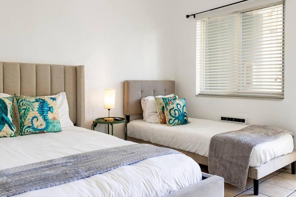 Beach & Poolside Retreat, Hollywood Beach image