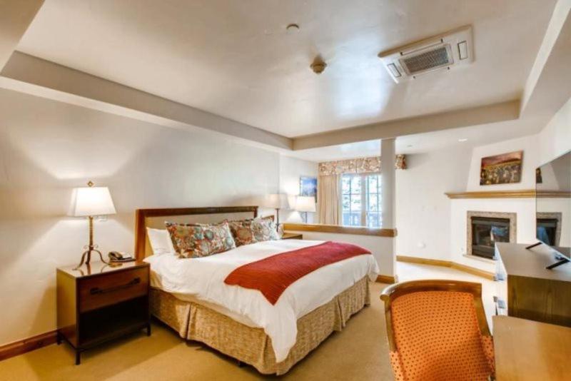 Vail Village King Hotel Room image