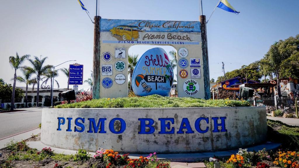 Sea Garden Motel image