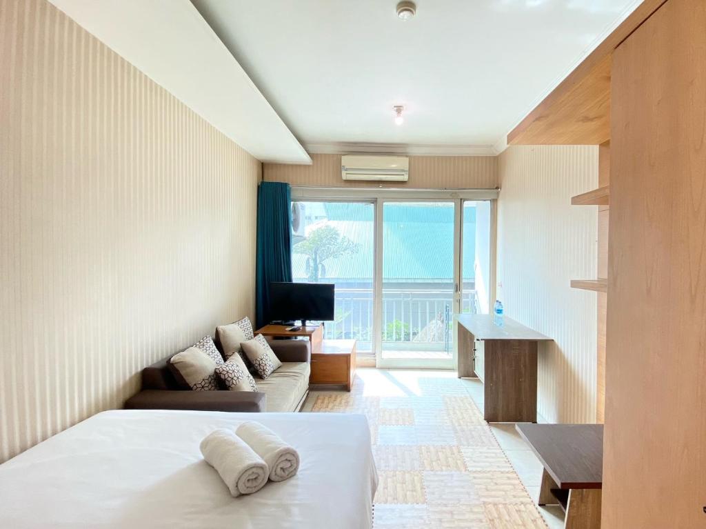 Cozy Studio Room at Galeri Ciumbuleuit 1 Apartment By Travelio