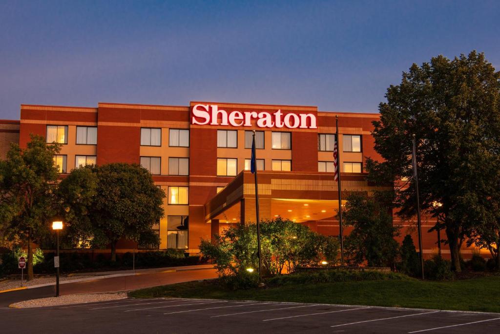 Sheraton Minneapolis West Hotel image
