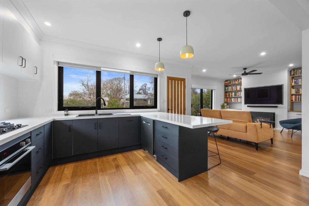 Elvins - Mansfield - Sleeps 7 photo 1