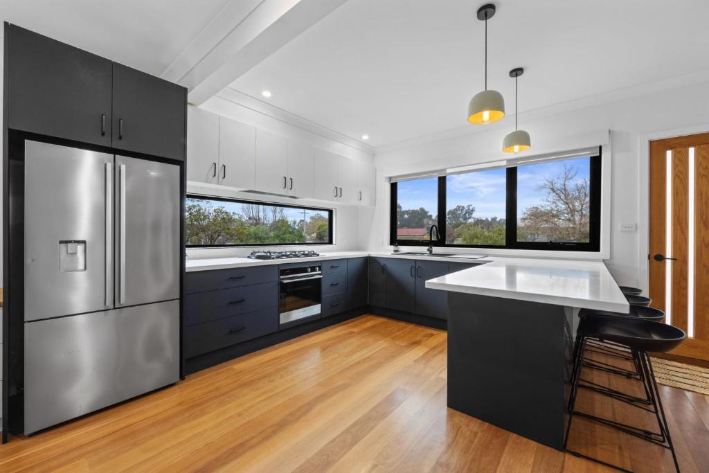 Elvins - Mansfield - Sleeps 7 photo 3