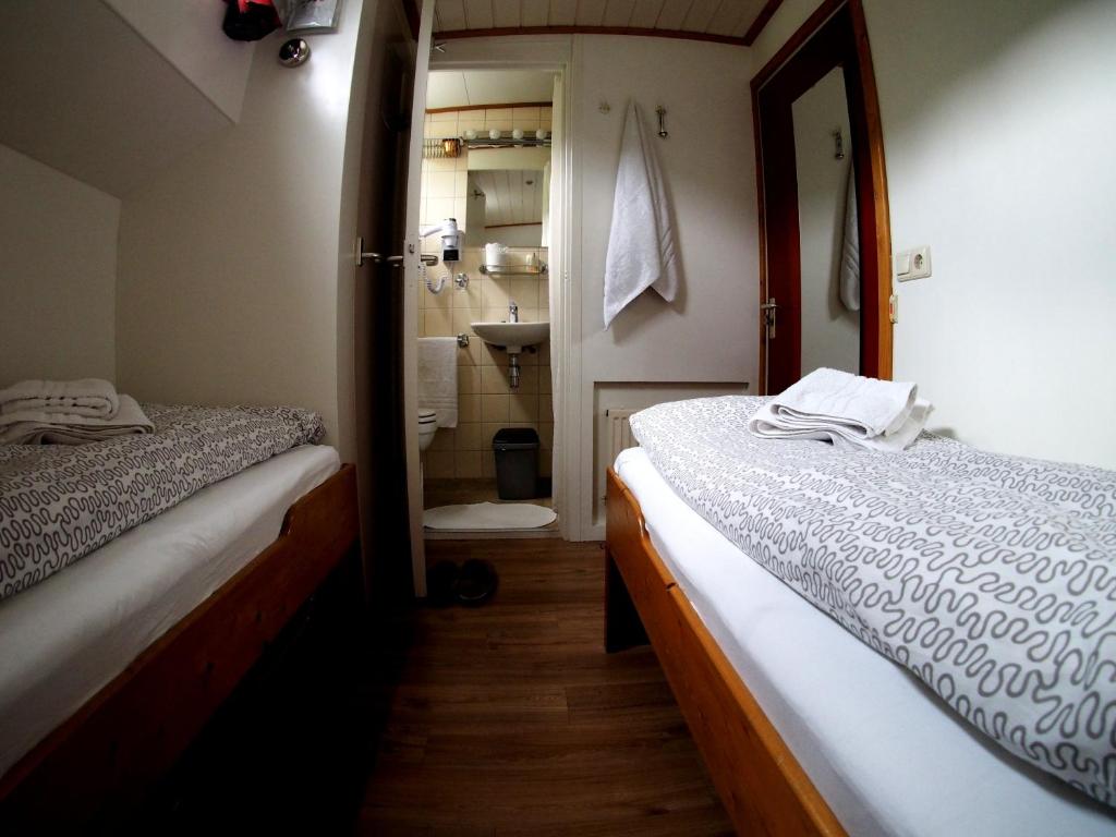 Двухместный (Двухместный номер с 2 отдельными кроватями), Hotelboat Allure