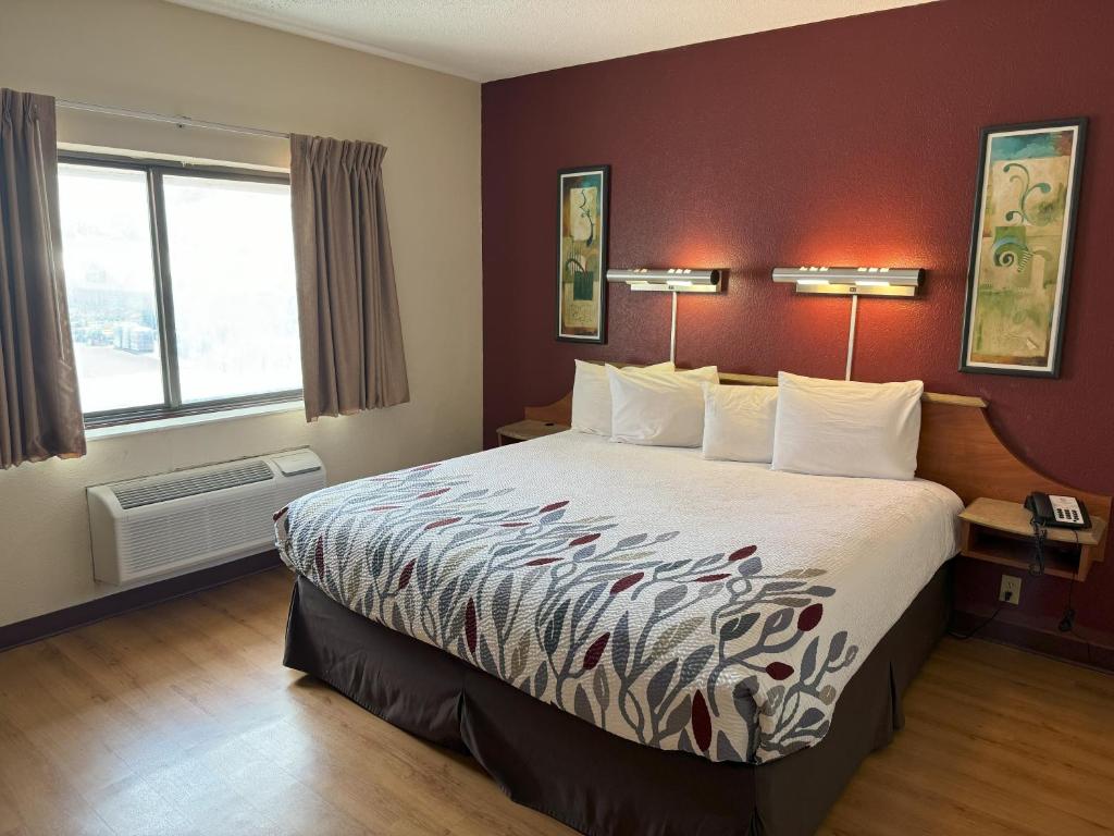 Sycamore Suites image