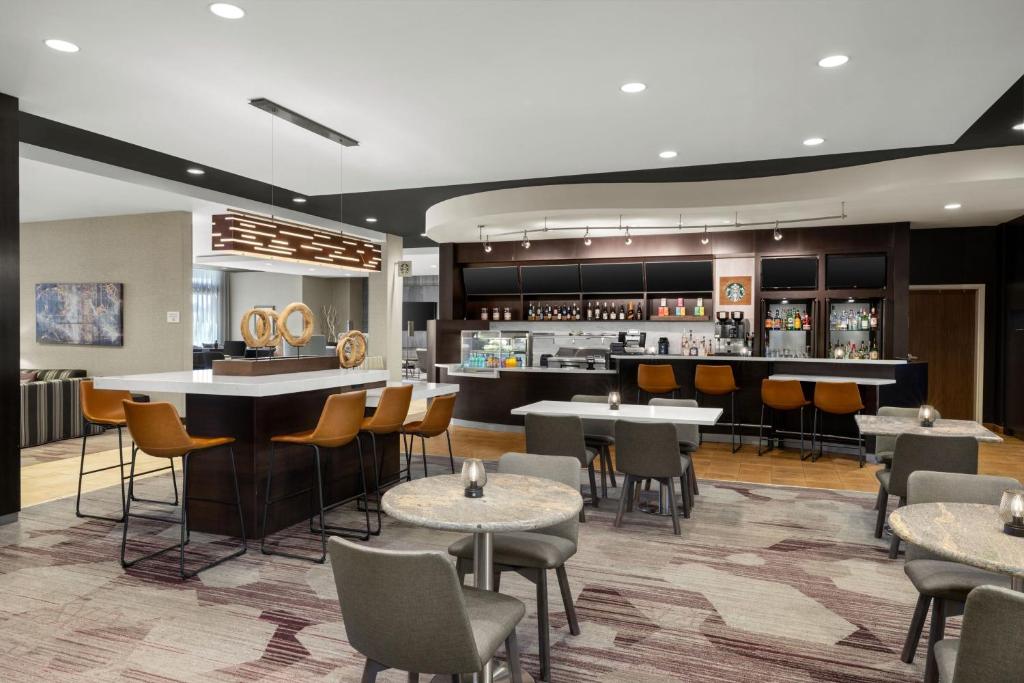 Courtyard by Marriott Omaha Bellevue Beardmore Event Center image