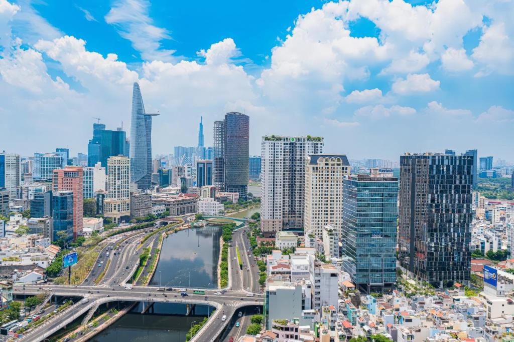 Brilliant view Millennium - Sky Pool & Gym & Netflix