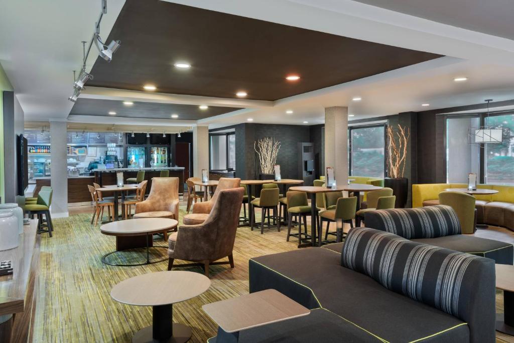 Courtyard by Marriott Lafayette Airport image