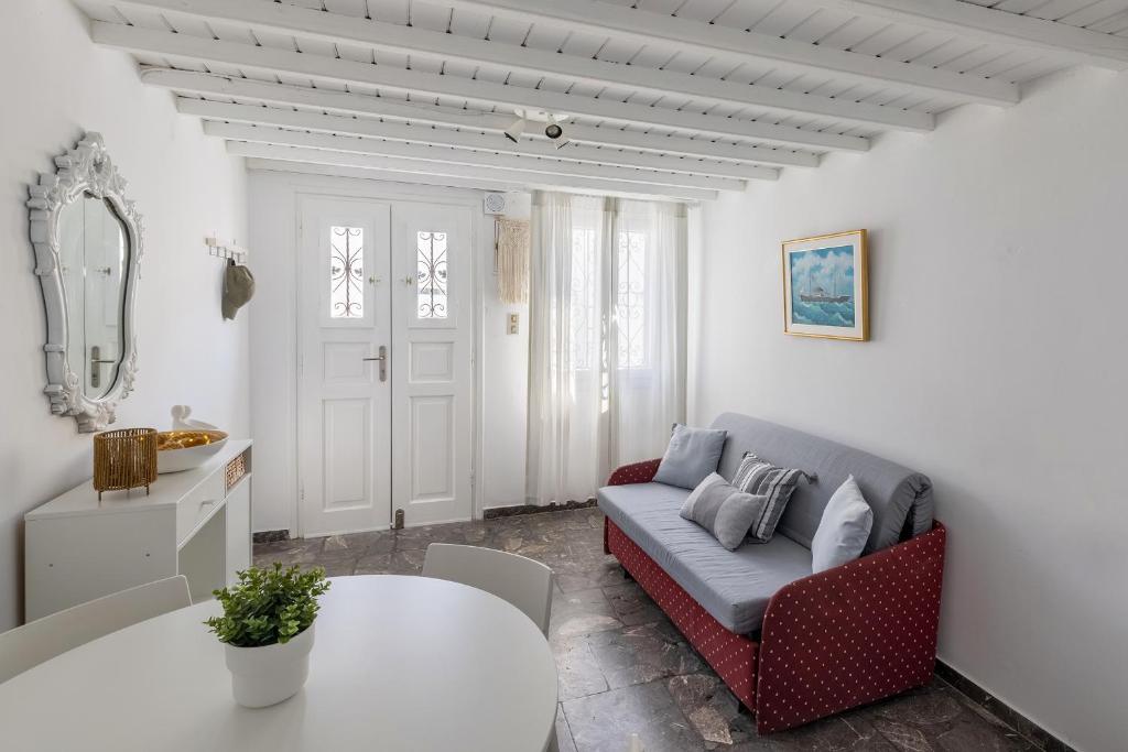 Chora Charm Maisonette Mykonos Town - Tap to explore photos