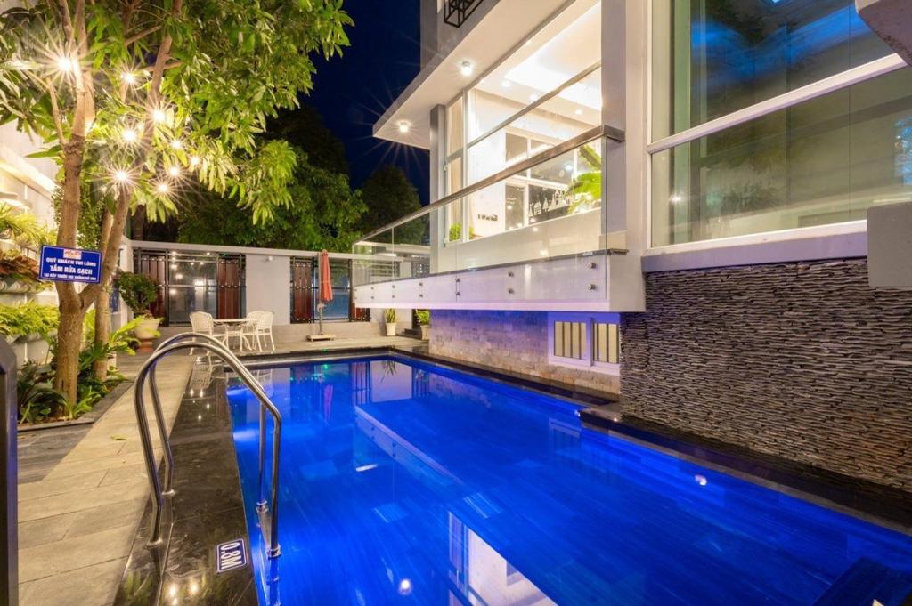 Biệt thự VIP Nguyễn Hữu Tiến có Hồ Bơi