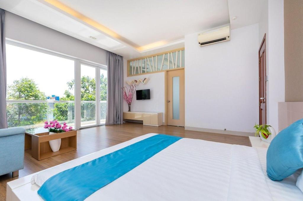 Biệt thự VIP Nguyễn Hữu Tiến có Hồ Bơi