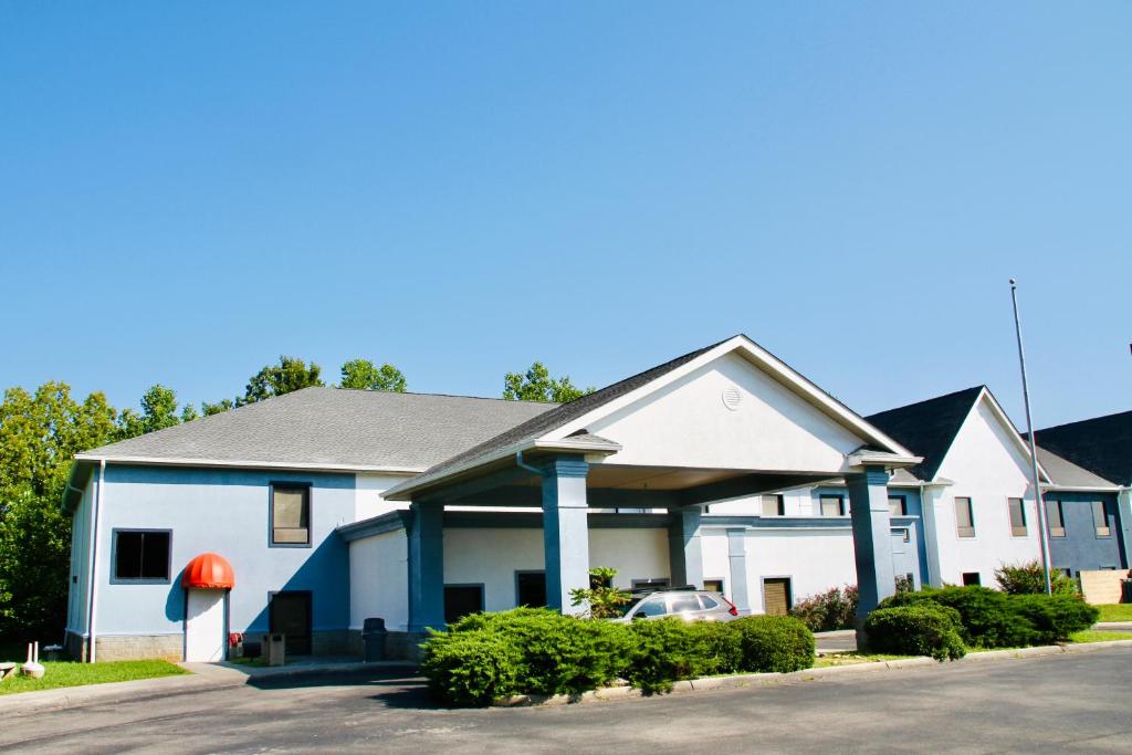 Grand Vista Hotel and Suites image