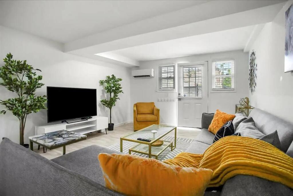 Garden Style Apt in Hyattsville image