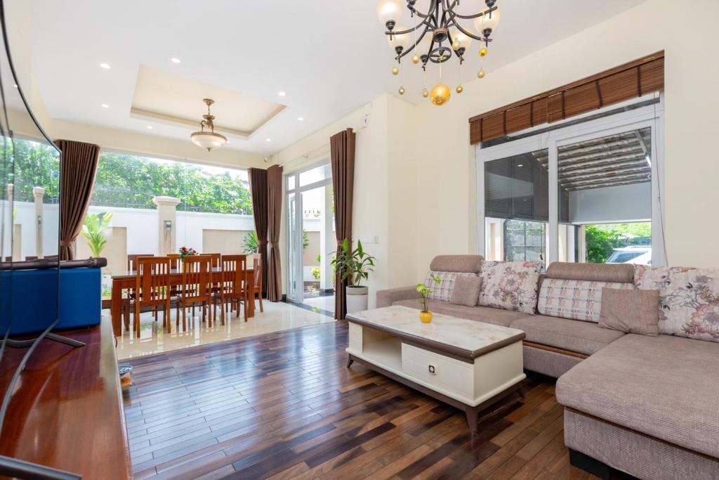 Trần Văn Thời Villa E7