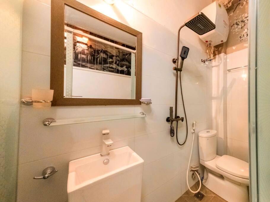Little Hanoi House 2 Bedrooms with Laundry & Dryer