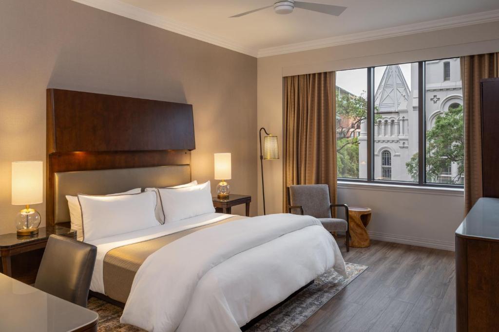 The Westin Houston Downtown Room Type - Room, 1 King Bed, Hearing Accessible