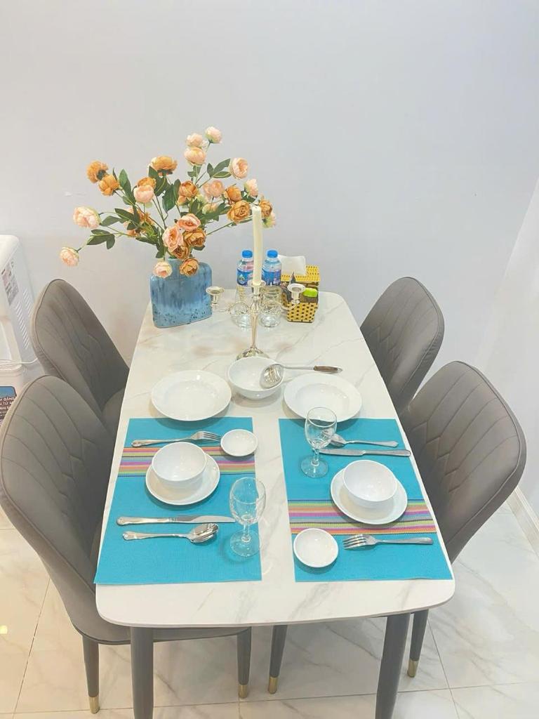 iHome Luxury Apartment in D'eldorado tower