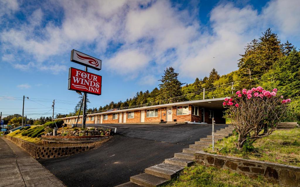 Four Winds Motel image
