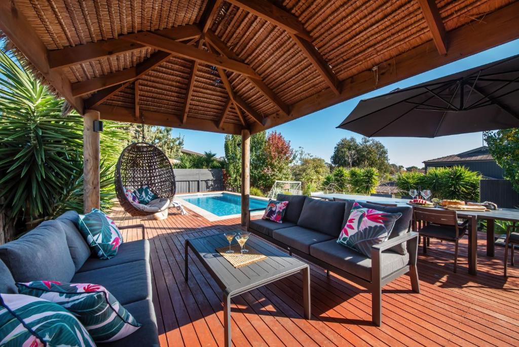 Sunrise Oasis Pool, Spa, Theatre Room photo 1