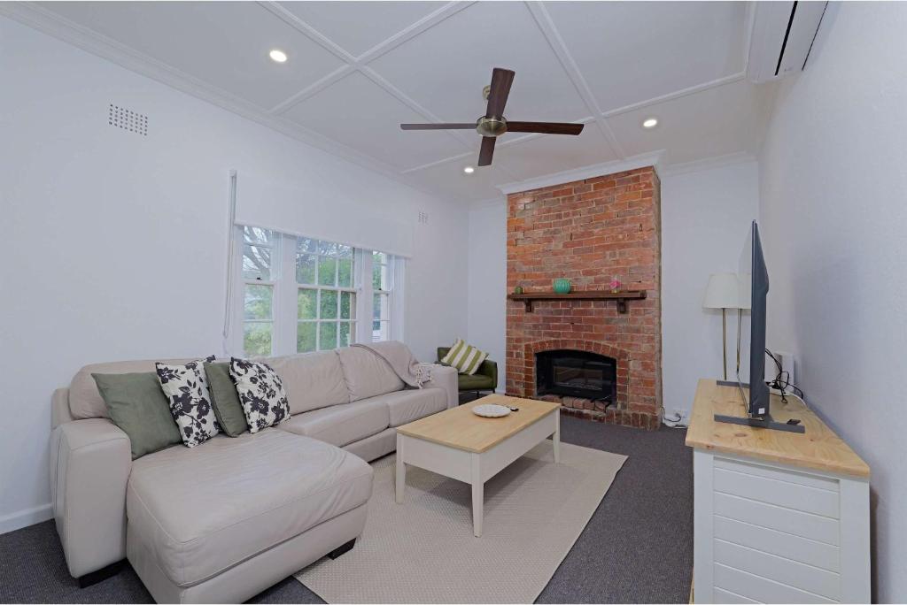 Manuka Village - Sleeps 8 - Free parking x 4 photo 4