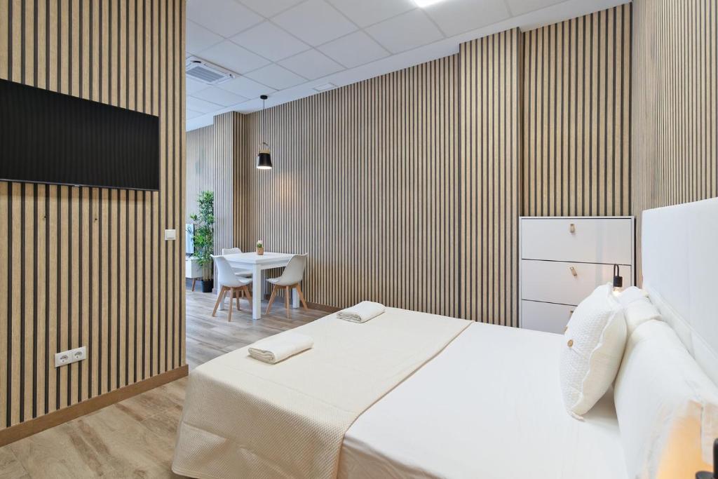 GuestReady - Quaint Stay in Valencia - Tap to explore photos