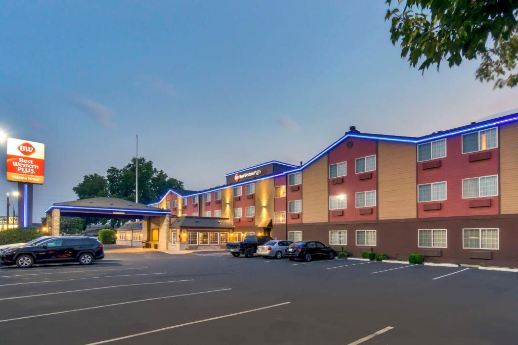 Best Western Plus Yakima Hotel image