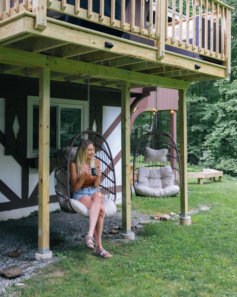 Iron Gate Chalet - 5 Minutes to Smugglers Notch! - Tap to explore photos