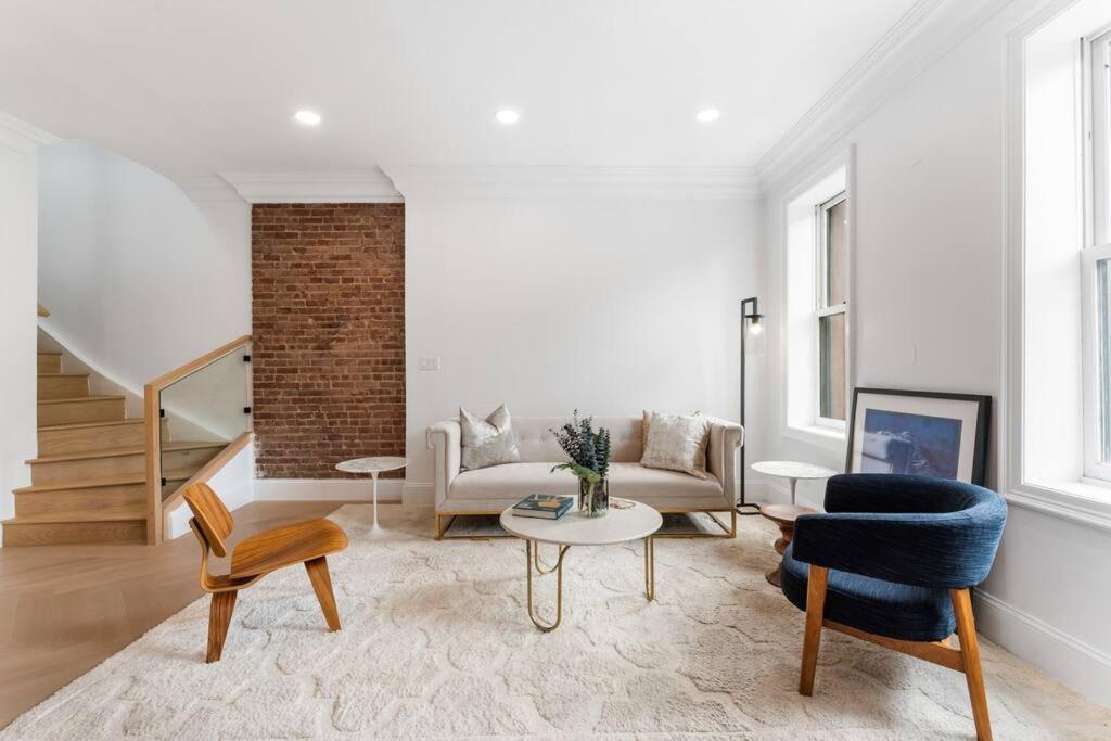 Modern Luxury 4BR Townhome with Top-Tier Amenities image