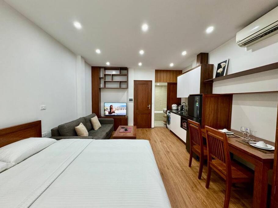 Studio 302 Near Vinhomes Gardenia