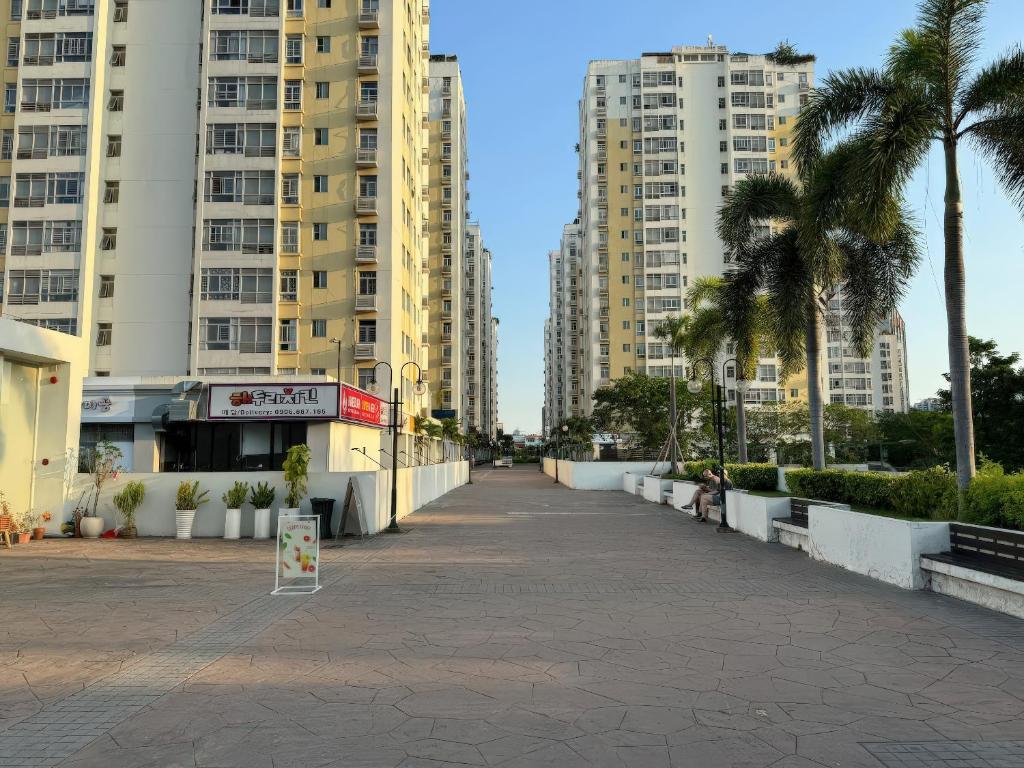 Sunrise City - Lotte Mart Distrist 7