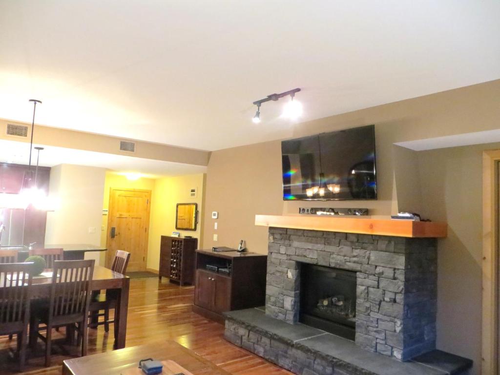 Luxury Canmore Vacations photo 3