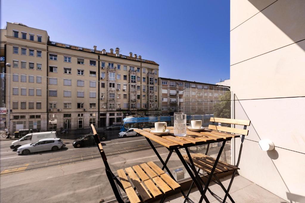 Maksimir Whisper, LUX 1BDR APT, Free Parking - Tap to explore photos