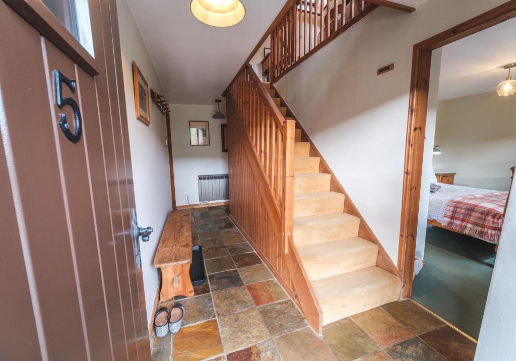 5 Swallowsholm Cottage - Tap to explore photos