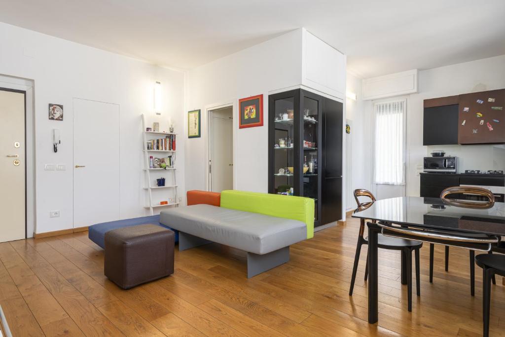 UNYCA - Florence Modern Apartment - Tap to explore photos