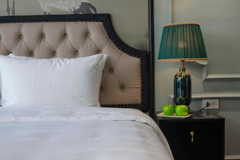 Amica Premier Hotel and Travel