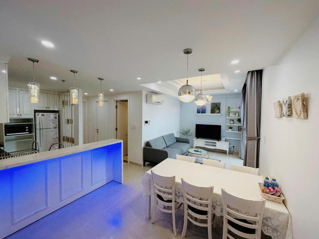 Masteri Thao Dien - 2 Bedroom Sunset View with Pool GYM BBQ - District 2