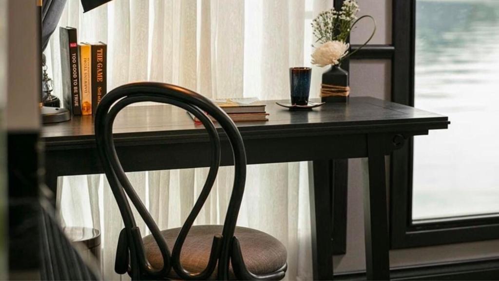 Lotus Boutique Cruise