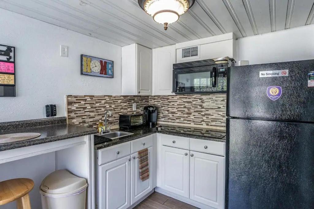 Sleek Downtown Retreat Private 1-bedroom! image