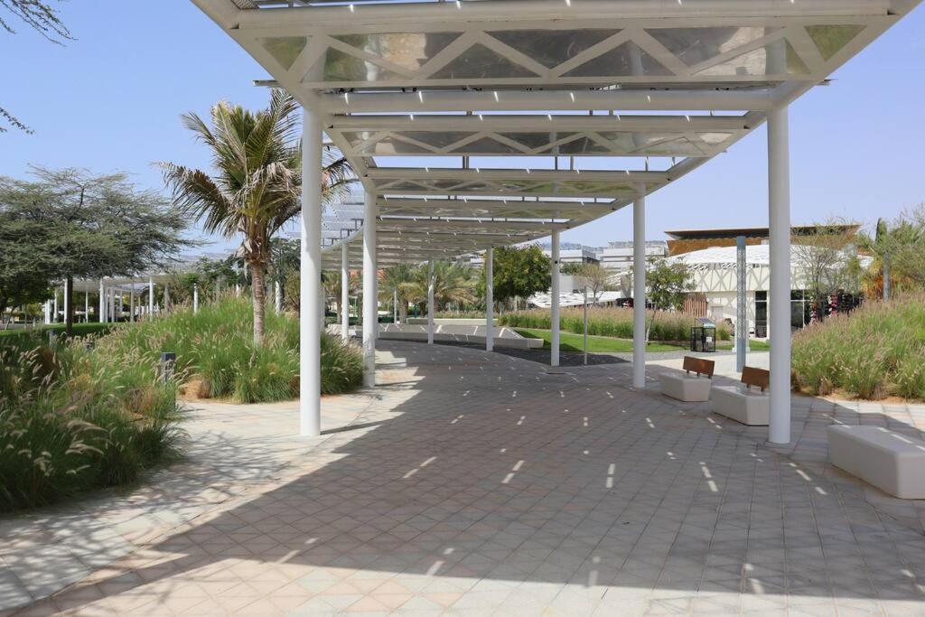 Your Cozy 1BR Getaway Masdar city photo 2