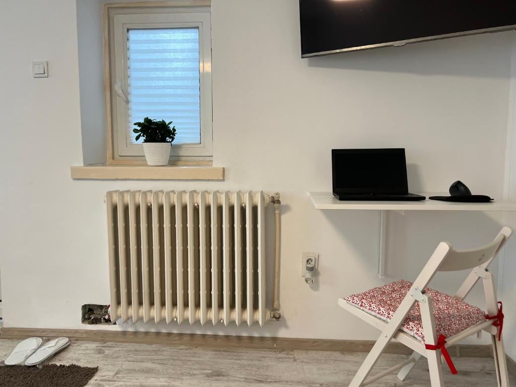 Serene Studio - Tap to explore photos