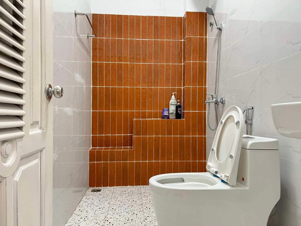 NGÁO Home - West Lake