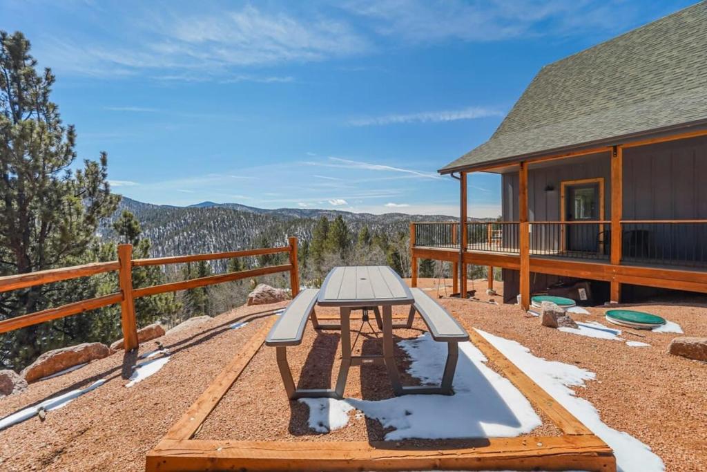 MTN Cabin Peaceful Getaway Breathtaking Views image