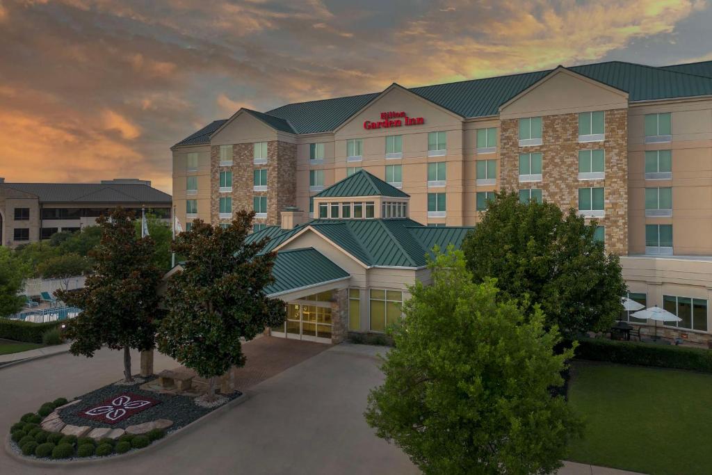 Hilton Garden Inn Frisco image