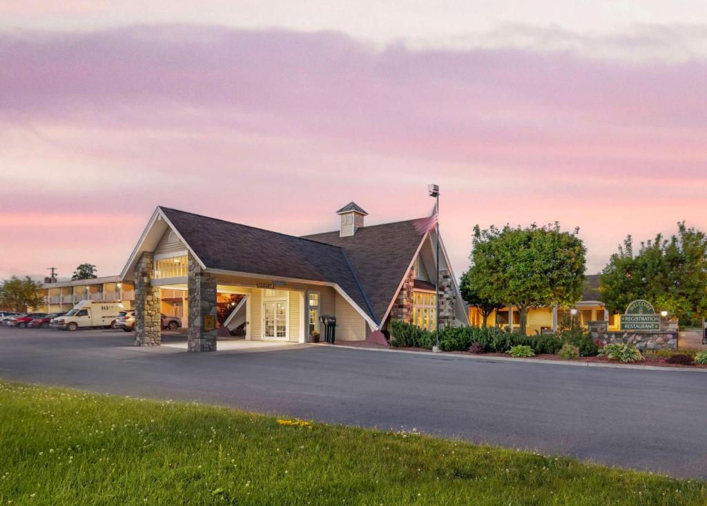 Best Western Plus Plattsburgh image