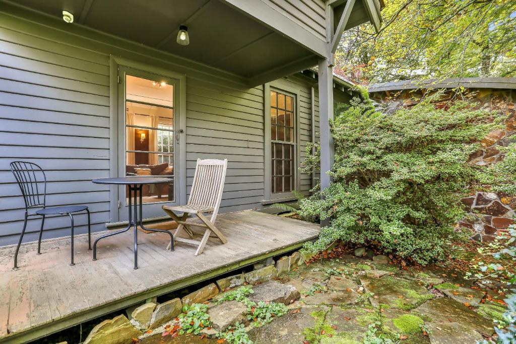 Magnolia Gardens - 2 Perrins Creek Rd Olinda photo 1