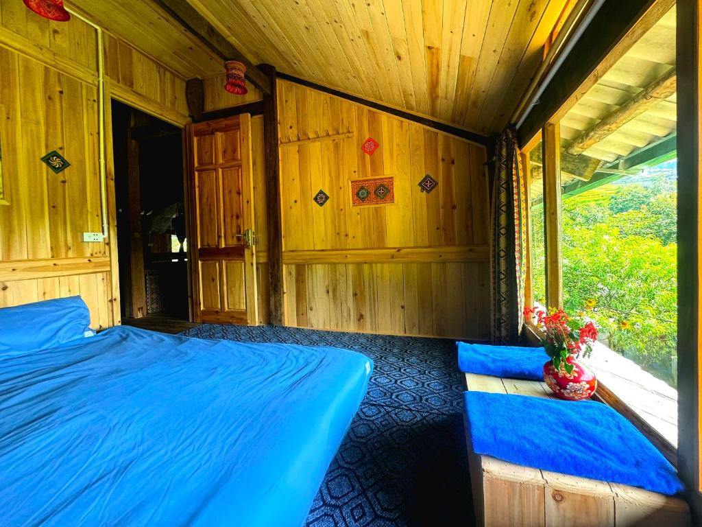 River mountain view homestay